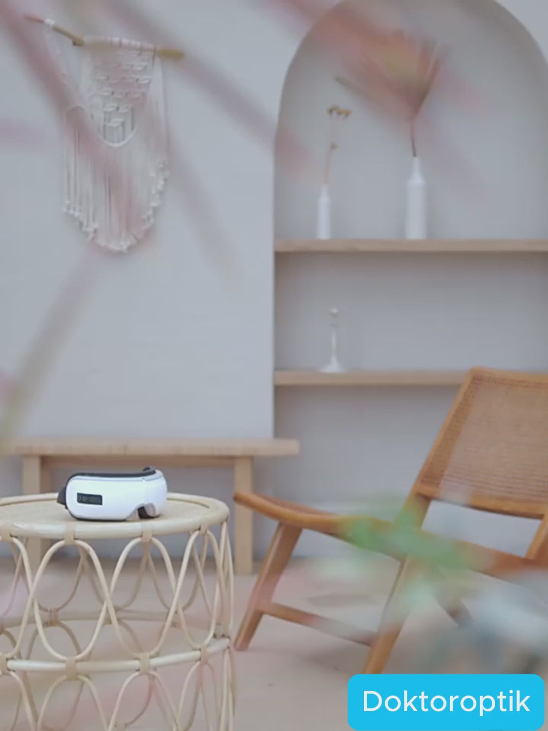 Videoyu yükle: Ultrasonik teknolojiyle el değmeden, birkaç dakikada derinlemesine lens temizliği.